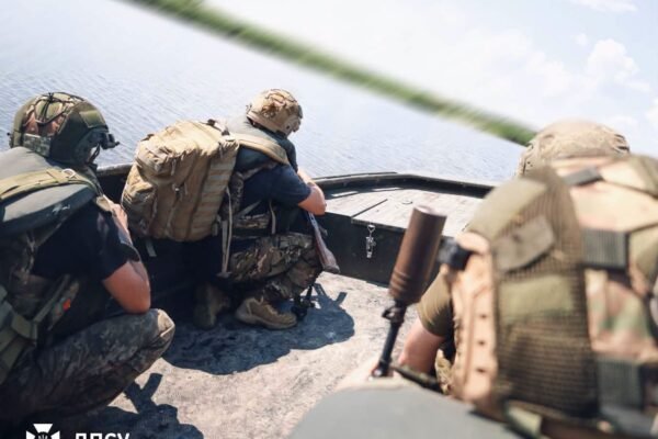 На Херсонщині прикордонники вдосконалили навички у подолання перешкод на воді (ФОТО)