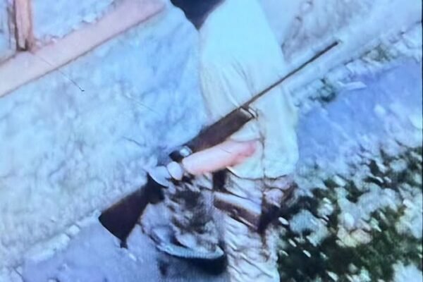 У Львові затримали нетверезого чоловіка у балаклаві, що погрожував людям руницею