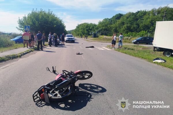 У ДТП на Хмельниччині травмувався 16-річний мотоцикліст
