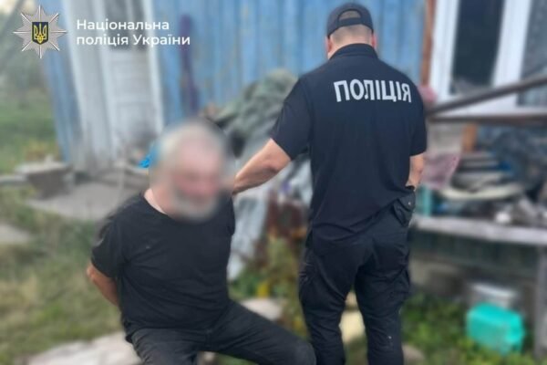 На Прикарпатті батько вистрелив у власного сина: 39-річний чоловік – у лікарні