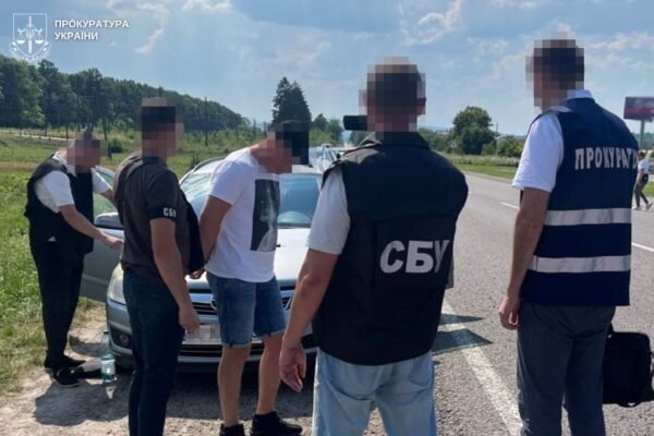 На Львівщині обвинуваченого у крадіжці нафти спіймали на переправленні ухилянтів за кордон