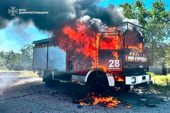 На Дніпропетровщині росіяни атакували рятувальників під час гасіння пожежі