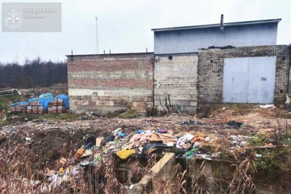 Землю під гаражі перетворили на звалище: На Львівщині кооператив сплатить понад 12,2 млн грн збитків