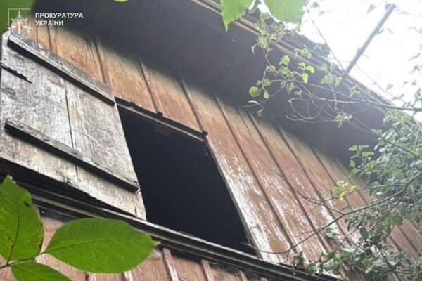 На Львівщині жінка через ревнощі зіштовхнула знайомого з горища: Чоловік загинув
