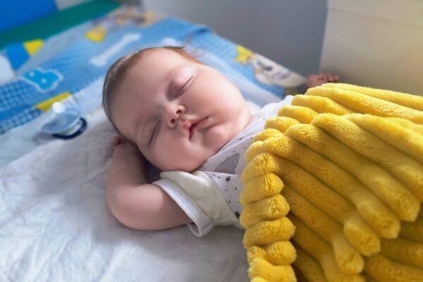 Вперше в історії лікарні: У Львові медики врятували 4-місячне немовля з тромбами в серці