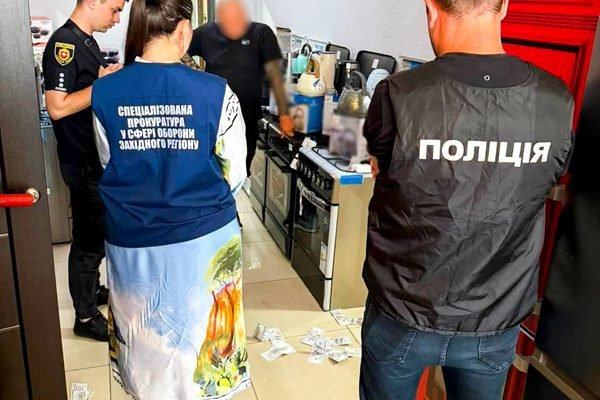 Обіцяли за гроші “вирішити” питання з мобілізацією: На Рівненщині двом фігурантам повідомили про підозру