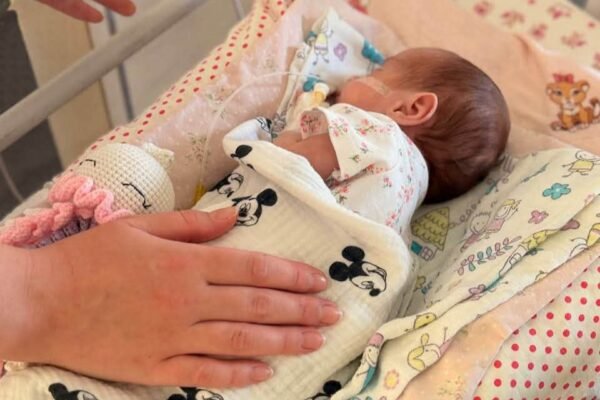 У Львові виходили дівчинку, яка народилася на 29 тижні вагітності з вагою 900 грамів