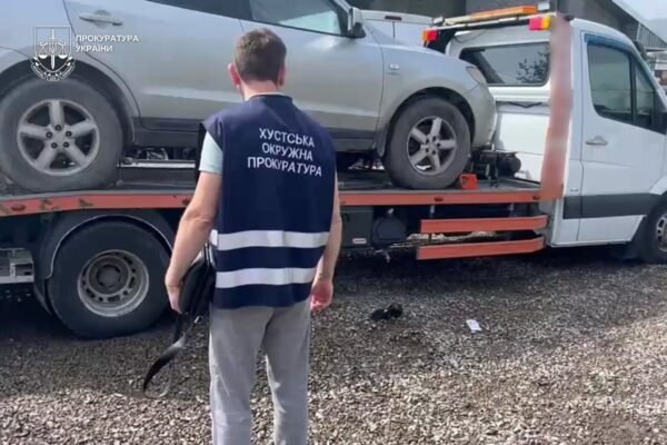 На Закарпатті судитимуть власника СТО, який намагався продати три авто, ввезені для ЗСУ
