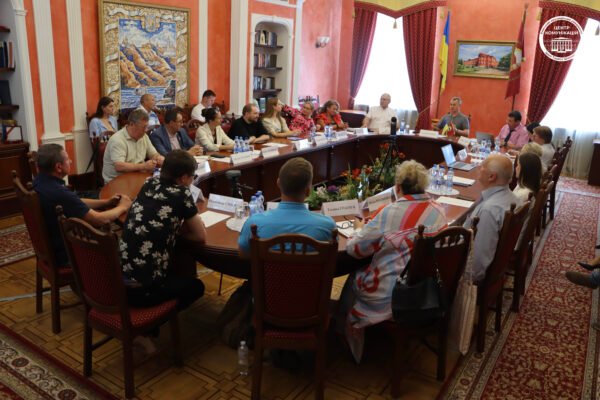 КНУ розгортає нову модель партнерства з великим бізнесом: першою стала фармацевтична галузь