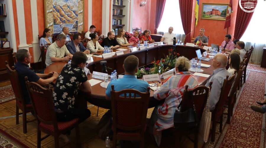 Круглий стіл КНУ з представниками фармацевтичних компаній