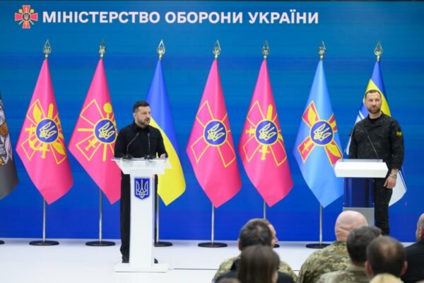 Потрібно забезпечити реальні рішення в усьому, що стосується мобілізації, контрактів та ротацій, – Зеленський