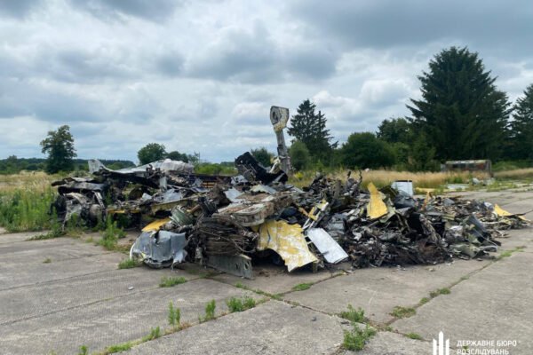 Причиною катастрофи Су-24 на Хмельниччині могло стати зіткнення із птахом, – ДБР