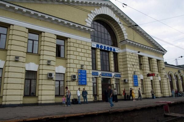 Росіяни завдали удару по залізничній станції в Лозовій на Харківщині. Є загиблі та поранені