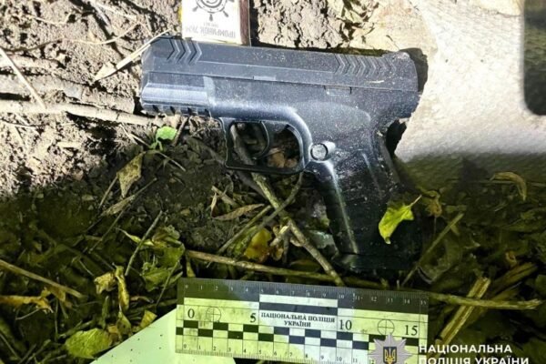 На Миколаївщині підліток поцілив з пневматичного пістолета в око дівчині