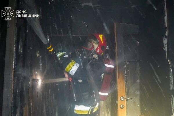 У Львові через вибух акумулятора у будинку довелося евакуювати людей