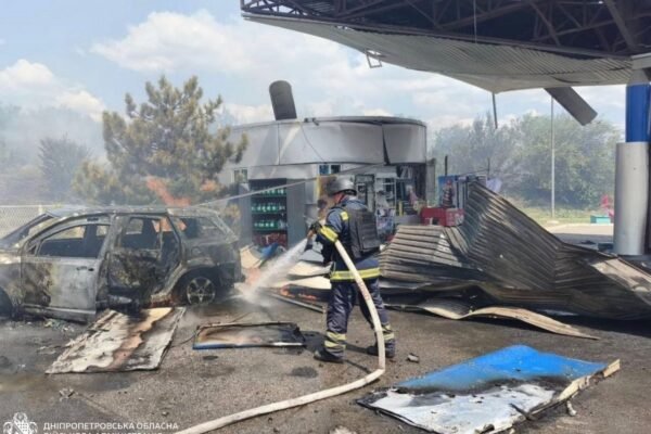 Росіяни вдарили по АЗС на Дніпропетровщині: Загинули троє людей