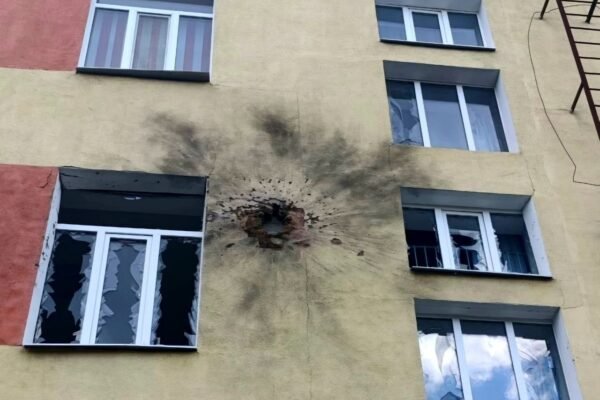Росіяни майже 10 разів вдарили по Дніпропетровщині: Поранили 11 людей