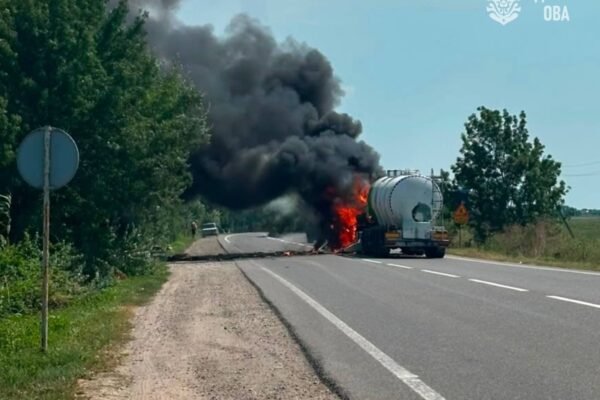 Росіяни вадарили по фурі і легковику на Одещині: Загинули двоє людей