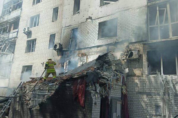 Ворог атакував склади і об’єкти критичної інфраструктури у Чернігові