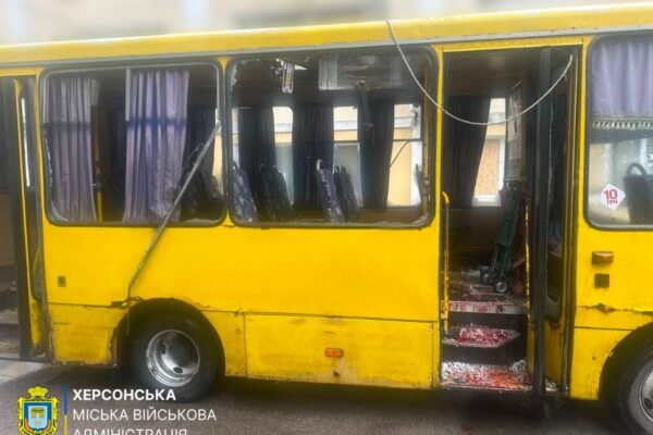 Президент назвав удар по маршрутці в Херсоні “жорстоким російським сафарі”