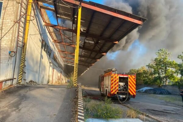В Херсоні через ворожу атаку згорів склад Червоного Хреста