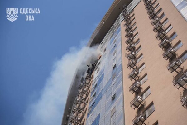 В ОВА показали наслідки удару по багатоповерхівці в Одесі. Кількість постраждалих зросла