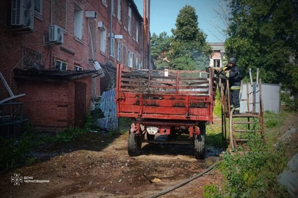 Рятувальники показали наслідки удару по Чернігову