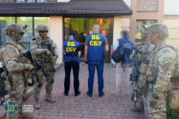 Заступник начальника Хмельницької ОВА затриманий за підозрою в отриманні відкатів за дорожні підряди: Збитки мільйонні