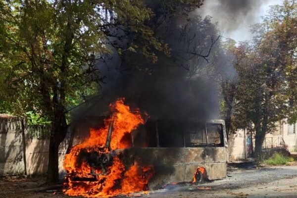 Росіяни атакували рейсовий автобус у Нікополі