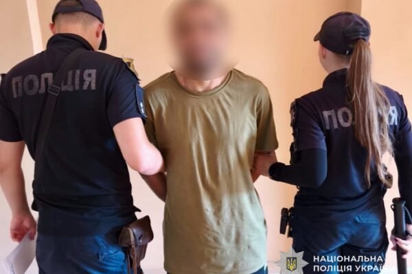 У Дніпрі чоловік забив до смерті знайомого дерев’яною палицею
