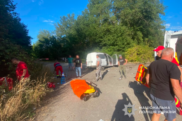 У ДТП на Тернопільщині загинули двоє людей, серед них – 14-річна дівчинка. Ще шестеро отримали ушкодження