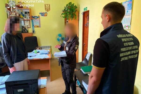 Вбивство 17-річної дівчини на Київщині: Підозри отримали дві посадовиці соцслужб