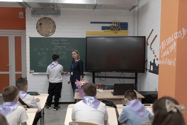 У Харкові відкрили нову підземну школу на 2,7 тисячі учнів