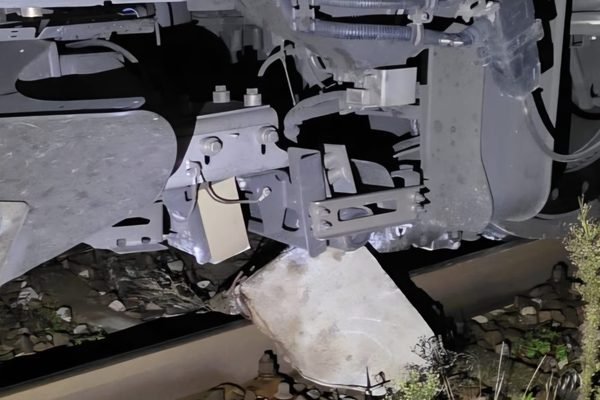 У Польщі два вантажні потяги наїхали на бетонні блоки: Поліція розслідує інцидент