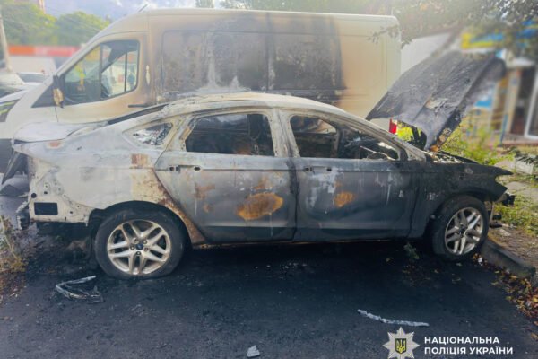 В Одесі пенсіонерка підпалила два автомобілі
