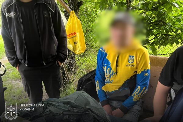 На Закарпатті військовослужбовець у СЗЧ торгував трофейною зброєю та боєприпасами