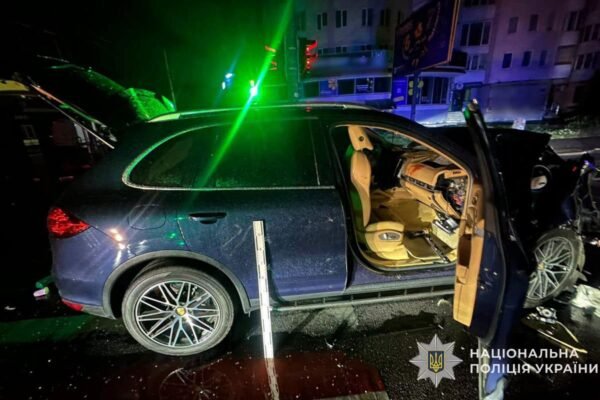 У Тернополі нетверезий 21-річний водій на Porsche спричинив ДТП, в якій травмувалися 8 людей