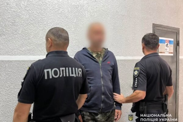 На Закарпатті 45-річний чоловік через ревнощі облив односельця легкозаймистою рідиною і підпалив