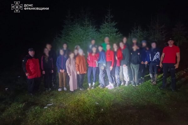 Прикарпатські рятувальники за добу надали допомогу 33 туристам, які не могли спуститися з Говерли