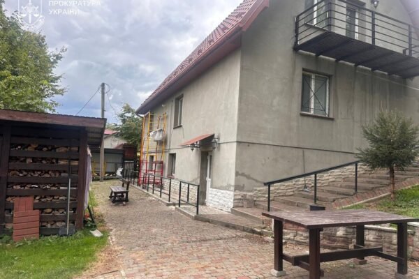 Через неналежний догляд на Тернопільщині померла дитина: Матері та сімейному лікарю повідомили про підозру