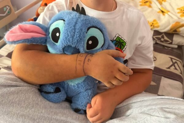 На Львівщині під час риболовлі дитину вкусила гадюка