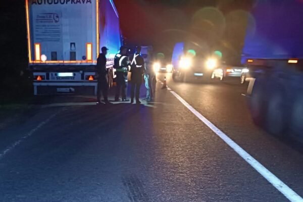 На Львівщині вантажівка збила на смерть 56-річного скутериста (ФОТО)