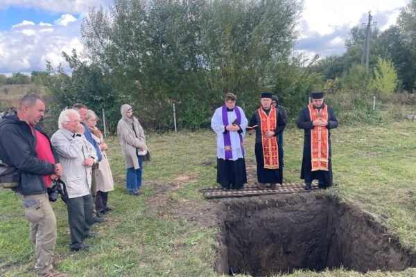 На Львівщині перепоховали останки 65-ти людей, які знайшли під час капітального ремонту дороги