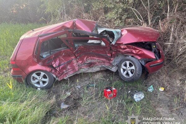 ДТП у Львівському районі: 22-річний водій Volkswagen загинув на місці, ще двоє людей потрапили до лікарні