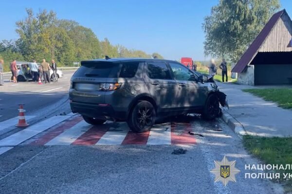 Внаслідок ДТП на Львівщині загинула 70-річна жінка, ще двоє людей опинилися у лікарні
