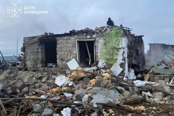 На Фастівщині ворог вдарив по житловому сектору: Поранені діти