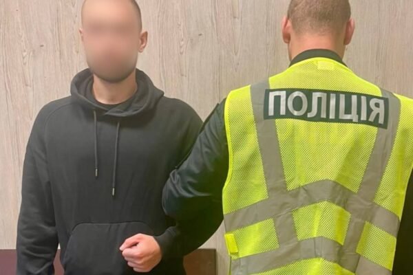 Мешканець Харкова за 5 тисяч доларів переправляв чоловіків за кордон