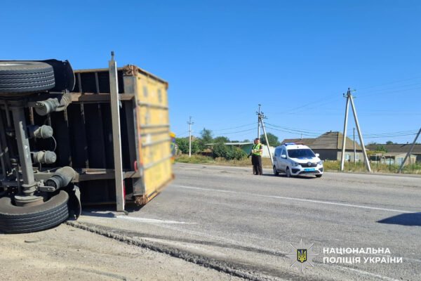 На Одещині легковик протаранив вантажівку: Загинув водій