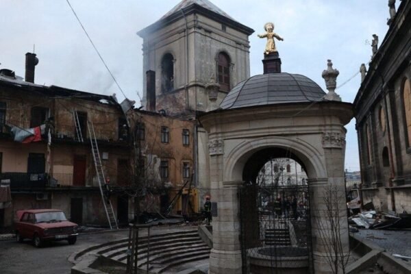 У Львові відновлять цінні вітражі церкви Андрія, пошкоджені внаслідок атаки РФ