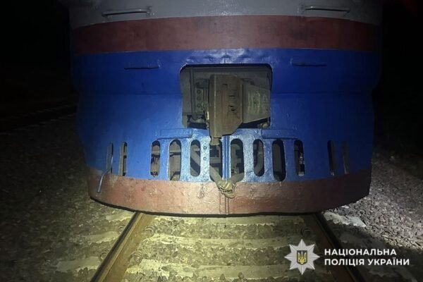 На Полтавщині електропотяг на смерть збив чоловіка, що йшов коліями